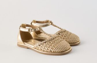 [???]  LUNA Kids Authentic – Hàng Hiệu Cho Bé ?‍?❤️️?⭐️  Sandal nhà Za.ra chuẩn sang xịn mịn luôn ạ.  Size : 21 — 29.
Hàng order 2 — 3 tuần, không có sẵn. LUNA cam kết % hàng chính hãng.
Ibox Luna check si , shares-0✔️ , likes-2❤️️ , date-2024-04-12 01:38:35????????