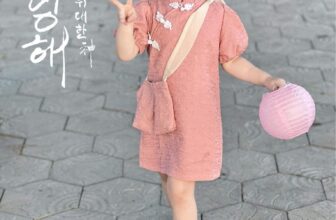 [🆕🇻🇳]  Sweetie by Josie – Thời trang cho bé 🧑‍🧒❤️️👶⭐️ Váy cover sườn xám chỉ #99k thôi ạ
Đi học đi chơi vừa thoải mái vừa xinh đẹp
Bảng size
Size 1: 8-10kg
Size 2: 10-12kg
Size 3: 12-14kg
Size 4: 14-16kg , shares-0✔️ , likes-1❤️️ , date-2024-04-01 02:42:42🇻🇳🇻🇳🇻🇳📰🆕