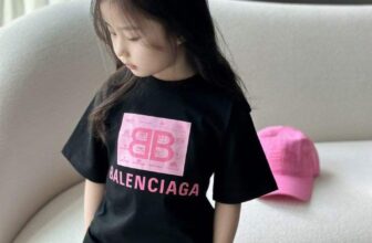 [🆕🇻🇳] Quần áo bé gái – Shop đầm bé gái từ 1 tuổi đến 10 tuổi 🧑‍🧒❤️️👶⭐️  220k/bộ
Set bộ Balenciaga cho bé siêu đẹp, áo cotton kết hợp quần da cá mềm đẹp
Size : 90-140 ( 12-30kg)
, shares-0✔️ , likes-1❤️️ , date-2024-04-10 12:57:35🇻🇳🇻🇳🇻🇳📰🆕