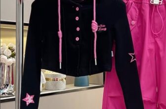 [🆕🇻🇳]  Bống Xinh Shop – Thời trang bé yêu – Chuyên Sỉ – Lẻ Thời trang trẻ em cao cấp 🧑‍🧒❤️️👶⭐️  Set bộ áo mũ mix quần kaki 2 da cực xinh
Chất liệu  nhà e các mẹ khỏi bàn luôn ah
Đủ Sz 10- 35kg
Chốt đơn: Cân nặng của bé + SĐT ngay nhé các mẹ!
, shares-0✔️ , likes-0❤️️ , date-2024-08-20 06:43:06🇻🇳🇻🇳🇻🇳📰🆕