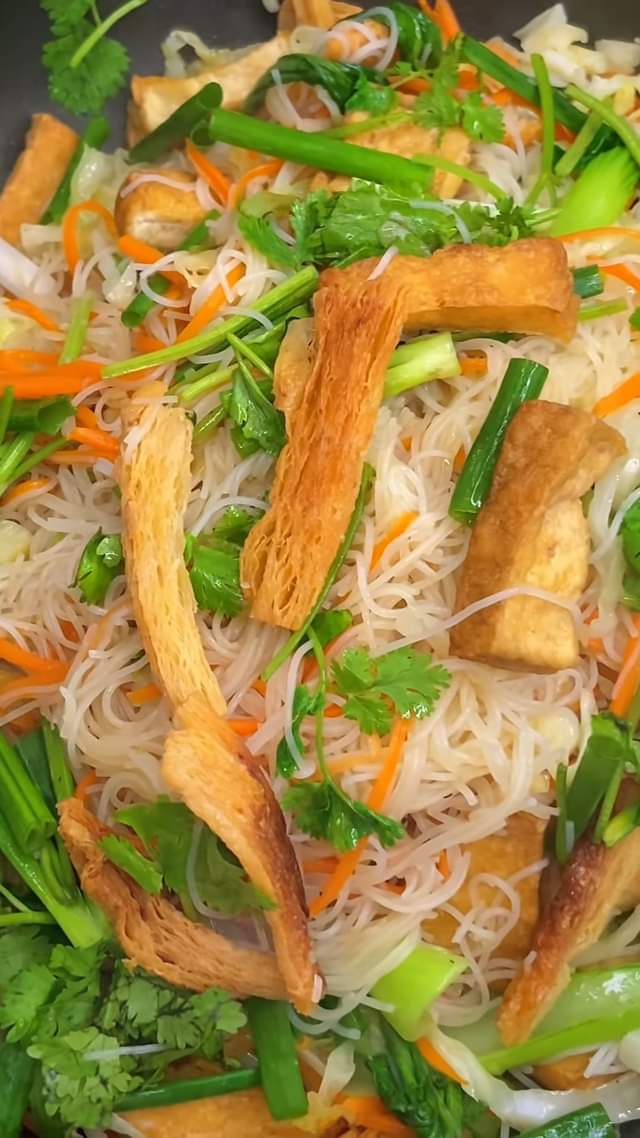 [???] Quần Áo Trẻ XK Sỉ Lẻ ?‍?❤️️?⭐️  BỘ NGỐ XUẤT OSH HÈ CHO BÉ 12-40KG
SET 4 BỘ 325K FREESHIP
Chọn màu và size thoải máiSize 11-21kg : SET 4 BỘ 325K
Size 22-40kg : SET 4 BỘ 350KThu , shares-0✔️ , likes-3❤️️ , date-2024-08-08 20:16:35????????