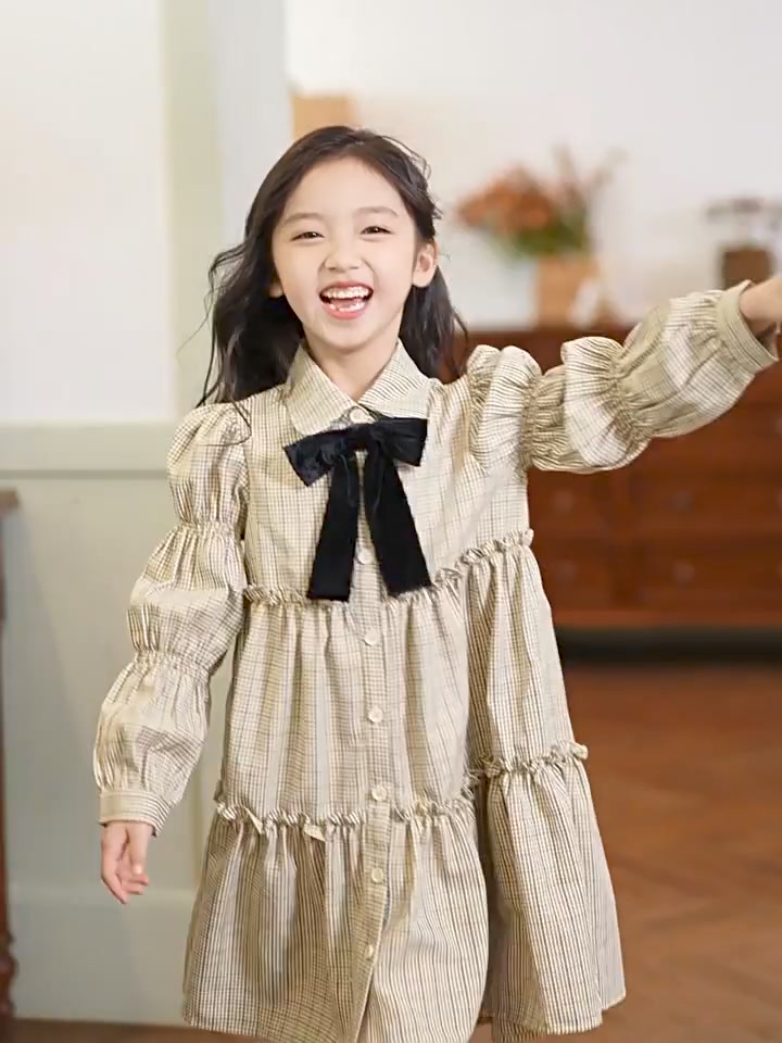 [???] Ribi Kids Fashion Nơi hóa thân con yêu thành Nàng Công Chúa ?‍?❤️️?⭐️ Thời tiết chuyển dần sang thu 
 Tiện cho Shop hỏi Gu bé là gì?
 ——
  Shop mới về mẫu bộ dài tay cho bé
  Chất siêu đẹp, bền vải, thoải mái
  Free size  , shares-0✔️ , likes-2❤️️ , date-2024-09-03 21:57:16????????