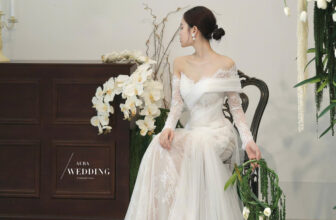 [🆕🇻🇳] Aura Studio – Wedding Service 👕 Top1Fashion 👗  VỪA THÍCH VÁY CƯỚI TỐI GIẢN, VỪA THÍCH VÁY CƯỚI KHÁC LẠ NHƯNG ĐẶT BIỆT THÌ SAO?Chiếc váy cưới mang phong cách cổ điển kết hợp hiện đại, nổi bật với phần , shares-1✔️ , likes-5❤️️ , date-2024-09-16 00:44:46🇻🇳🇻🇳🇻🇳📰🆕