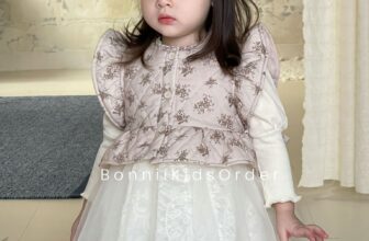 [🆕🇻🇳] Bonnii Kids – Ở đây có áo quần, giày dép, phụ kiện dành cho bé yêu của bạn 🧑‍🧒❤️️👶⭐️ Vừa ấm vừa xinh
Size: 73-100 (7-15kg)
Màu sắc có thể chênh lệch một chút do ánh sáng nhưng không đáng kể.
Hàng QCCC, order 2-5 tuần tùy biên, đặt hàng  , shares-0✔️ , likes-2❤️️ , date-2024-09-20 19:17:30🇻🇳🇻🇳🇻🇳📰🆕