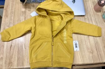 [🆕🇻🇳] Film’s house – Kid authentic – Mình nhận order quần áo trẻ em, người lớn Uk 🧑‍🧒❤️️👶⭐️ Áo khoác nỉ rất phù hợp với thời tiết chuyển mùa ntn
Mềm mại, nhẹ nhàng, tránh gió, nắng khi bé đi học, đi chơi. Chất liệu nhà Matalan thì miễn chê nhé
S , shares-0✔️ , likes-0❤️️ , date-2024-09-21 14:20:30🇻🇳🇻🇳🇻🇳📰🆕