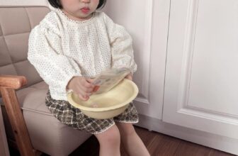 [???] Tu Anh Tran – Thời trang trẻ em Korea Style & QCCC  ?‍?❤️️?⭐️ Em gom tương tác đôi giày xinh ơi là xinh này nhớ  #185kk/đôiiCó 3 màu: Đen/Trắng/Nâu15: 11,5cm
16: 12.0cm
17: 12.5cm
18: 13.0cm
19: 13.5cm
22: 14.0cm  , shares-2✔️ , likes-36❤️️ , date-2024-09-27 20:40:58????????