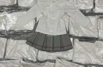 [???]  Cam Kids ?‍?❤️️?⭐️ HÀNG CÓ SẴN !!!Mùa thu mặc gì cho xinh
Mặc đồ nhà MẹCam chứ còn gì nữa ạ hihi
Set đồ mặc đi chơi, đi học,.. vừa xinh lại còn rẻ nữa chứ.
Em bán giá tươ , shares-0✔️ , likes-0❤️️ , date-2024-09-26 19:00:44????????