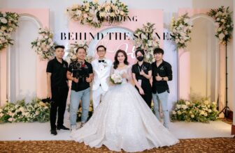 [🆕🇻🇳] Aura Studio – Wedding Service 👕 Top1Fashion 👗  𝗕𝗘𝗛𝗜𝗡𝗗 𝗧𝗛𝗘 𝗦𝗖𝗘𝗡𝗘𝗦-Đằng sau những bức ảnh lung linh của các Dâu Rể là sự cố gắng của cả Ekip nhà Aura .Chúng mình luôn muốn cùng các Dâu Rể đồng hành trên , shares-1✔️ , likes-6❤️️ , date-2024-10-03 02:40:26🇻🇳🇻🇳🇻🇳📰🆕