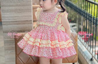 [🆕🇻🇳]  BB design – Chuyên đồ thiết kế dành cho mẹ và công chúa nhỏ 🧑‍🧒❤️️👶⭐️ Các mẹ chán hồng chưa? Chứ công chúa bánh bèo nhà e có bao nhiêu váy hồng cũng không đủ.  Bé đầm mới này nhà e phối màu siêu lạ mắt, form dáng bồng xoè tự  , shares-5✔️ , likes-41❤️️ , date-2024-10-04 19:01:08🇻🇳🇻🇳🇻🇳📰🆕