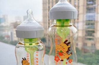 [???]  Su soc store – Chuyên bán buôn, bán lẻ đồ DrBrowns, Nuby ?‍?❤️️?⭐️  Bình Sữa  Cổ Rộng Dr. Brown’s (150ml/270ml) nhựa cao cấp PESU, PPSU
1. Mẫu số 1: nhựa PESU Mỹ
– Chất liệu: Nhựa PESU cao cấp từ Mỹ , không chứa BPA, an t , shares-0✔️ , likes-4❤️️ , date-2024-10-08 15:59:11????????