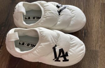 [???] LIN- HÀNG XUẤT DƯ – Hàng dư VNXK, TQCK, CAMBODIA  ? Top1Fashion ?  Thanh Lý giày MLB
Em còn ít giầy MLB bán thanh lý dọn kho ạ
Giày bánh mì size 36.5 giá 500k
Giày MLB chữ size 38.5 giá 700k
, shares-0✔️ , likes-0❤️️ , date-2024-10-09 17:38:53????????