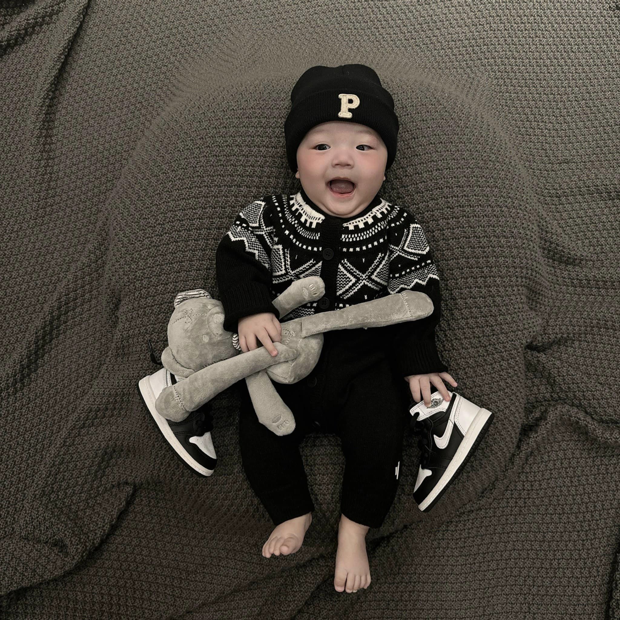 [???] GS Interior Design – Công ty Thiết kế & thi công nội thất nhà phố, biệt thự, villa, căn hộ  ? Top1Designs ✨  𝐍𝐨̣̂𝐢 𝐭𝐡𝐚̂́𝐭 𝐜𝐚̆𝐧 𝐡𝐨̣̂ 𝐓𝐡𝐞 𝐁𝐞𝐯𝐞𝐫𝐥𝐲 – 𝐕𝐢𝐧𝐡𝐨𝐦𝐞 𝐆𝐫𝐚𝐧𝐝 𝐏𝐚𝐧𝐤
| Chủ đầu tư: Chị Như Ý
| Phong cách thiết kế: Tân Cổ Điển
| Diện tích: 70m2
| Thiết kế -Thi công: , shares-14✔️ , likes-44❤️️ , date-2024-10-21 18:18:42????????