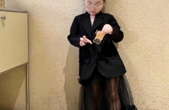 [🆕🇻🇳]  Suri baby kids – Thời trang cho bé thiết kế, hàng QC Cao Cấp 😎❤️️⭐️ Cái gì hot hot là mình phải lên ngay. Thiết kế cv lưới đang làm bão mấy hôm nay mix áo vest 2 lớp sịn sò ntn mặc lên chỉ có bao truất
Mua cả set về mix t , shares-8✔️ , likes-351❤️️ , date-2024-10-12 17:03:16🇻🇳🇻🇳🇻🇳📰🆕