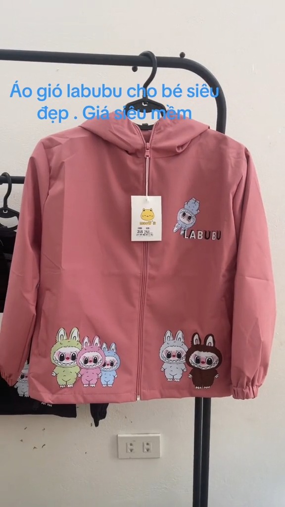 [🆕🇻🇳] Susu shop 👕 Top1Fashion 👗   Chỉ #99k/1Áo->#từ 2 áo Miễn ship
 ->giảm  còn #89k/1 áo Miễn ship ạ
 khoác gió La Bubu dễ thương cho bé gái, bé trai. Mùa tựu trường đến rồi các bé sẽ rất , shares-0✔️ , likes-0❤️️ , date-2024-10-16 01:13:21🇻🇳🇻🇳🇻🇳📰🆕