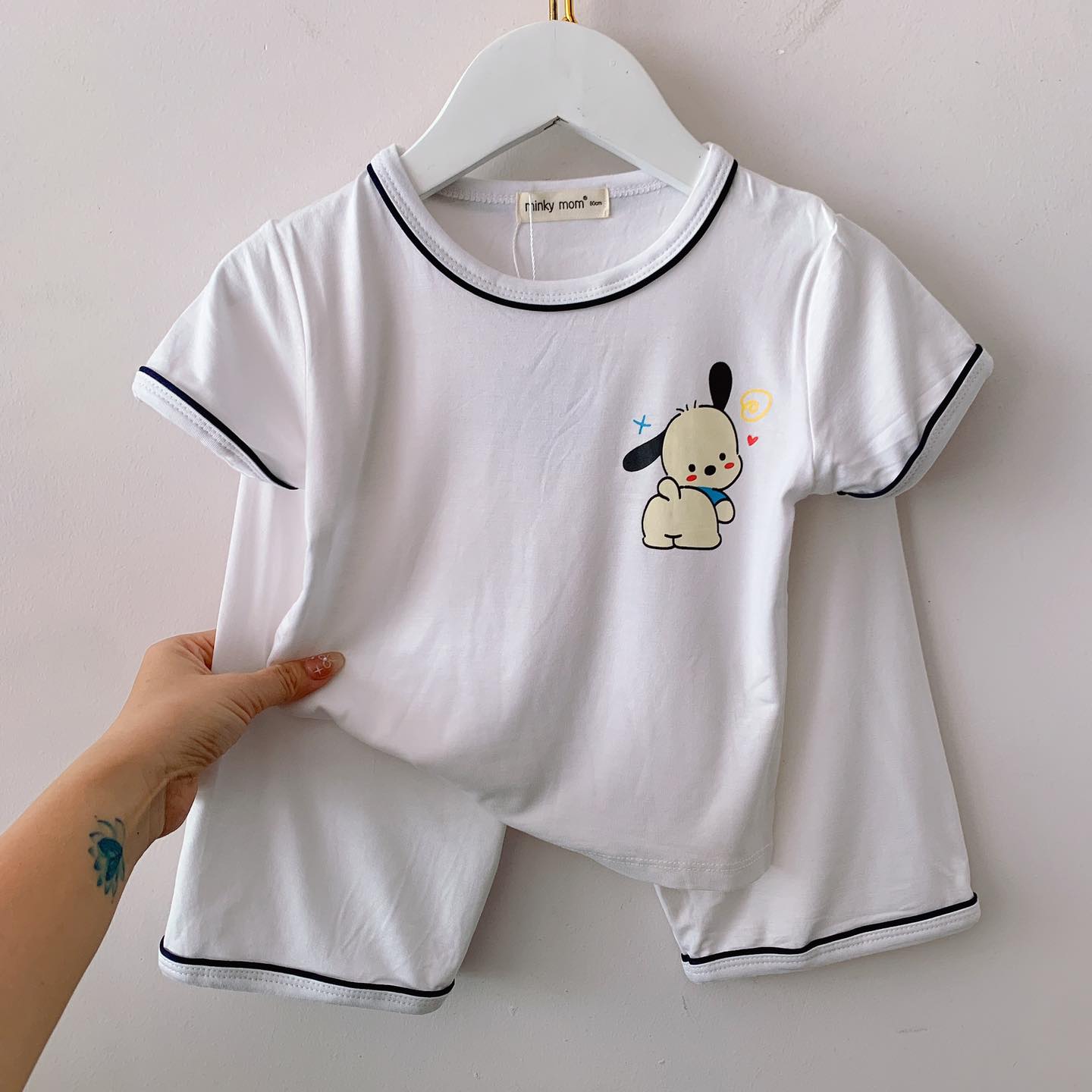 [🆕🇻🇳] Mobi Kid – Chuyên Quần Áo Trẻ Em MinkyMom 🧑‍🧒❤️️👶⭐️ Mẫu thun cơ bản cho cả bé trai bé gái ạ
tay ngắn quần lửng thun mềm mát êm đỉnh nha
size 80-120: #65ka từ 8kg đến 18kg
size 130-150: #70ka từ 18kg đến  , shares-1✔️ , likes-3❤️️ , date-2024-10-16 03:25:52🇻🇳🇻🇳🇻🇳📰🆕