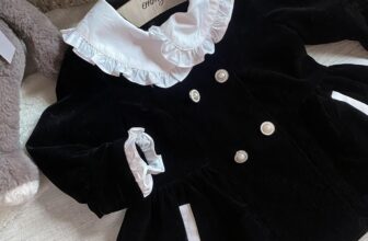 [???] BabyBeer Design ?‍?❤️️?⭐️ Các bác đã có khoác nhung xinhh chưa e này dáng baby iuu xỉu mix bèo + cúc ngọc sang lắm lunn
Lót lụa bên trong nên mặc thoải mái lun chỉ #189kaaa/1c thui  , shares-0✔️ , likes-0❤️️ , date-2024-10-18 04:42:17????????