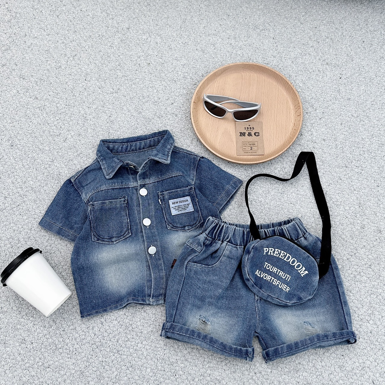 [🆕🇻🇳] Sushi Kids & Mom – Thời trang mẹ và bé 🧑‍🧒❤️️👶⭐️ Diện mẫu này zai yêu có mà đẹp trai nhất xóm.
 Chỉ #199k/bộ + tặng kèm túi + miễn ship
 Mua 2 bộ còn 179k/bộ thôi ạ!
 , shares-22✔️ , likes-602❤️️ , date-2024-10-19 17:28:26🇻🇳🇻🇳🇻🇳📰🆕