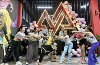 [???] A.A.N Fitness & Yoga Center – Trung tâm tập gym ? Top1Yoga ??‍♀️ Chúc mừng Ngày Phụ nữ Việt Nam 20/10   Phụ nữ hiện đại, không chỉ xinh đẹp mà còn tự tin và tràn đầy năng lượng. Hãy cùng AAN Fitness & Yoga chăm sóc s , shares-1✔️ , likes-26❤️️ , date-2024-10-20 23:43:44????????