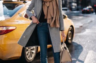 [???] Xếp home  (vintagenhatrang)  ? Top1Fashion ?  Chỗ cả nhà có mưa lạnh chưa?
Xếp lên nhiều khăn lạnh các màu cho khách chọn mua giữ ấm nha. Khăn 2hand Nhật mẫu xinh, giá chỉ từ hàng chục, khách chọn vài , shares-0✔️ , likes-9❤️️ , date-2024-10-23 04:15:42????????