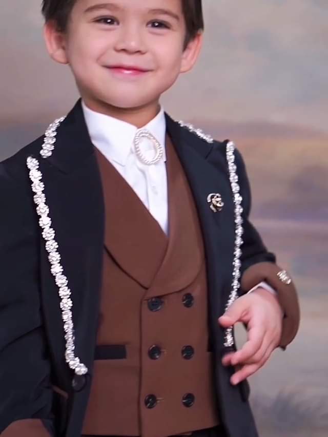 [🆕🇻🇳]  MMKID aims to bring kids the most high fashionable and high quality party design 🧑‍🧒❤️️👶⭐️ Set Suits cho bé trai với phong cách formal quý tộc, bé tỏa sáng trong party hay event quan trọng cần có sự xuất hiện của bé với một diện mạo thật chỉnh ch , shares-0✔️ , likes-0❤️️ , date-2024-10-24 22:21:15🇻🇳🇻🇳🇻🇳📰🆕