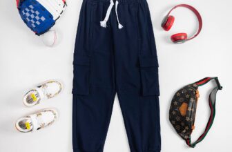 [🆕🇻🇳]  VNXK Limited Kids 🧑‍🧒❤️️👶⭐️ Gió về cái là E phải đăng ngay mã quần nỉ này cho các mẹ chọnn
Nỉ túi hộp dày vừa phải mà phong cách rất cá tính, năng động
Size 12-65kg cao dưới m65
E  , shares-2✔️ , likes-9❤️️ , date-2024-10-27 12:12:27🇻🇳🇻🇳🇻🇳📰🆕