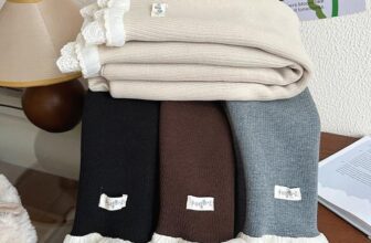 [🆕🇻🇳]  Cơm Tấm – Chuyên các sản phẩm cho bé 🧑‍🧒❤️️👶⭐️ Quần nỉ lông cừu siêu ấm các mẹ ạ, quần này mặc đại hàn thì thoải mái luôn
– Size: 90-130
– Màu: 4 màu
– Hàng Quảng Châu
– Gía: 150k/c
, shares-0✔️ , likes-7❤️️ , date-2024-10-29 16:12:47🇻🇳🇻🇳🇻🇳📰🆕