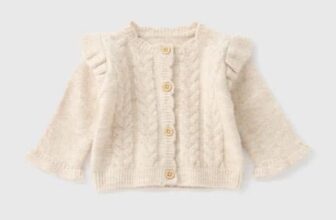 [???]  Tủ mẹ Kate – Shop quần áo trẻ em chuẩn Authentic  ?‍?❤️️?⭐️ Chất len này đúng là đáng đồng tiền bát gạo. Form cũng đẹp nữa. Love at first sight mất rồi ạ!!  295k/c
Size: 3/6m, 9/12m, 12/18m, 18/24m
————– , shares-0✔️ , likes-0❤️️ , date-2024-10-30 04:09:03????????