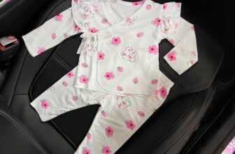 [🆕🇻🇳] ĐẬU ĐỎ – Đồ Sơ Sinh MẸ & BÉ 🧑‍🧒❤️️👶⭐️ Thật sự đẹp nhức nhối. Bé gái sơ sinh nhất nhất định phải rinh ngayyyy  may cầu kì lắm ạ,cánh tiên bay bay dễ thương,tỉ mỉ hoàn thiện từng chi tiết nhỏ.
, shares-2✔️ , likes-4❤️️ , date-2024-10-31 05:02:08🇻🇳🇻🇳🇻🇳📰🆕