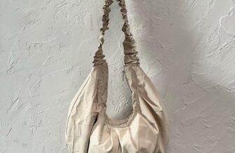 [🆕🇻🇳] Tiệm của Xoăn – Mua sắm & bán lẻ 🧑‍🧒❤️️👶⭐️ 150ka
Đeo vai
Size 35x25cm
– con.d 8/10
Bên trong vết mờ, có nhăn
, shares-0✔️ , likes-1❤️️ , date-2024-10-31 19:17:07🇻🇳🇻🇳🇻🇳📰🆕