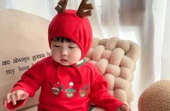 [???] Jun’s House – Chuyên quần áo cho trẻ em  ?‍?❤️️?⭐️  Noel thì sao thiếu được những chú tuần lộc nhỏ bé đáng yêu này đúng ko cả nhà
Od về kịp chụp cho tụi nhỏ 1 bộ ảnh ạ
Bảng sz tham khảo
Sz 66: 5-7kg
Sz 73 , shares-0✔️ , likes-1❤️️ , date-2024-11-02 04:19:11????????