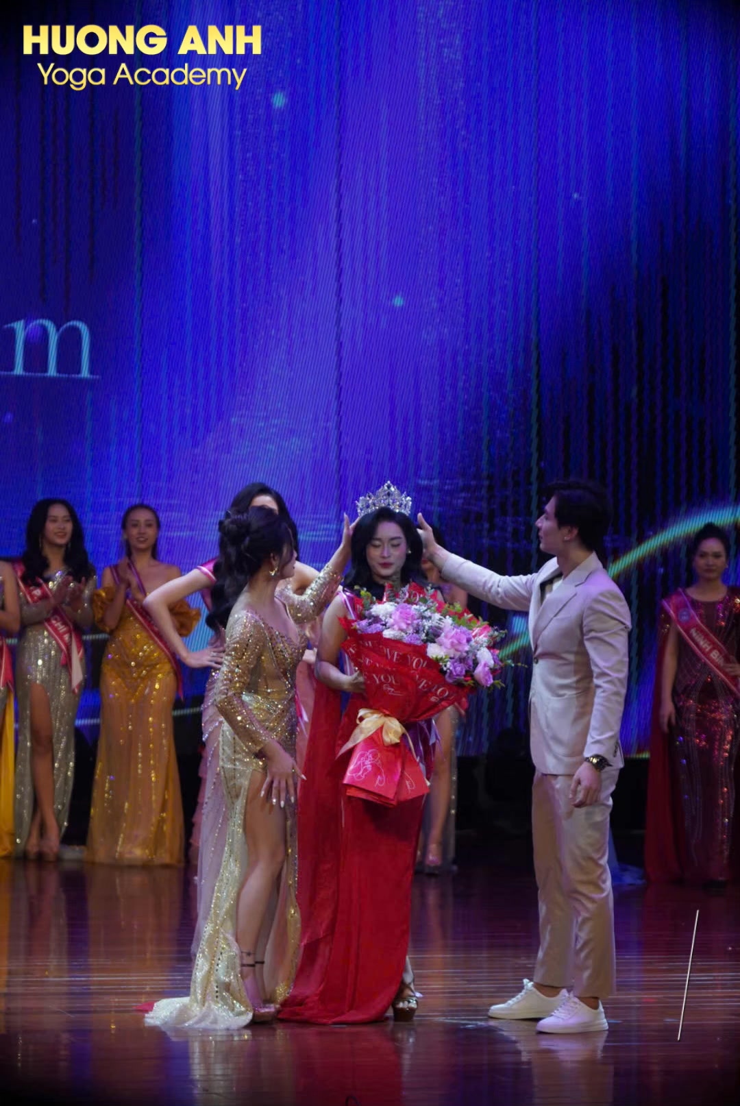 [🧘‍♀️🇻🇳] Hương Anh Fitness & Yoga 🧘‍♀️ Top1Fitness 💪 – 👑 Á HẬU Nguyễn Thuỳ Dương tỏa sáng tại HOA HẬU YOGA VIỆT NAM: Niềm tự hào …