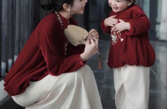 [🆕🇻🇳] Tokidoki – Thiên đường mua sắm cho mẹ và bé! 😎❤️️⭐️ Set Nhung Thỏ thiết kế mang Tết vừa sang lại cực thoải máiSet bé: 499.000
Set mẹ: 699.000Bảng size tham khảo bé:
XS: 7-9kg
S: 9-11kg
M: 11-13kg
L: , shares-2✔️ , likes-10❤️️ , date-2024-11-03 02:44:34🇻🇳🇻🇳🇻🇳📰🆕