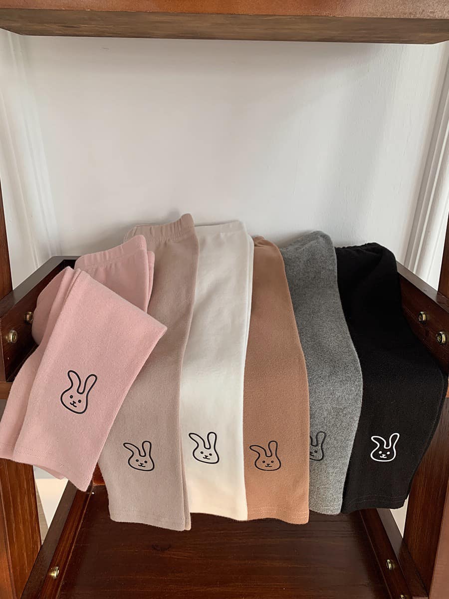 [🆕🇻🇳]  Baby Sweet – Chuyên quần áo trẻ em tqxk, little maven, jumping meters , malwee … và phụ kiện trẻ em 🧑‍🧒❤️️👶⭐️ Mẫu quần thỏ back size rồi các mẹ nha
Chất siêu đẹp
Size : 90-100-110-120-130-140 ( 11-30kg )
Giá #89k
, shares-0✔️ , likes-1❤️️ , date-2024-11-03 23:46:29🇻🇳🇻🇳🇻🇳📰🆕