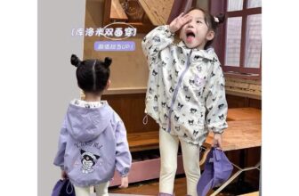 [???]  Thời trang trẻ em SamBon Kids  ?‍?❤️️?⭐️ Áo khoác gió cho bé mặc được 2 mặt họa tiết kurumi màu tím dễ thương hình in sắc nét có mũ cho bé mặc thu đôngEm lên mẫu áo gió kurumi mặc đc 2 mặt luôn  , shares-2✔️ , likes-0❤️️ , date-2024-11-12 02:34:14????????