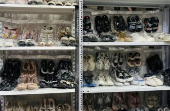 [???]  Thời trang trẻ em SamBon Kids  ?‍?❤️️?⭐️ Lâu rùi không sale giày nhỉ
Giảm 10-15% giày trên kệ từ ngày 11/11-15/11 ạ Đơn 1 triệu tặng túi đeo chéo Labubu cho bé
Chị em ghé shop mua sắm nha
_____ , shares-0✔️ , likes-1❤️️ , date-2024-11-12 01:25:54????????