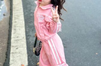 [???] Lê Ngọc Dung – Chuyên sỉ Qate  ?‍?❤️️?⭐️ Ta nói nó HOTT, set bộ khoác gió siêu xịn sò nhà e đâyy ce uiii, lên form đỉnh dã mann lun, e này e diện đi đâu ai cũng khenn lun phải nói nó đẹpp, mặc cực , shares-0✔️ , likes-19❤️️ , date-2024-11-07 16:21:03????????