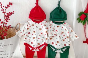 [???] Jun’s House – Chuyên quần áo cho trẻ em  ?‍?❤️️?⭐️  Vẫn là Noel ạ
Chất cải thun cotton này thì quá hợp với thời tiết trong Nam mà vẫn hợp vibe Giáng Sinh cả nhà ơi
Bảng sz tham khảo
Sz 66: 5-7kg
Sz 73: 7-9 , shares-0✔️ , likes-1❤️️ , date-2024-11-04 19:07:01????????