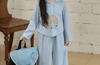 [🆕🇻🇳] Bob Kids -Clother for chilren 🧑‍🧒❤️️👶⭐️  Bộ thun tăm dài tay dành cho bé xuống phố.
– Chất vải tăm mềm mại, giữ form tốt giúp bé thoải mái mặc cả ngày dài. Thiết kế suông dài tôn dáng cực tốt vớ , shares-0✔️ , likes-2❤️️ , date-2024-11-05 20:36:40🇻🇳🇻🇳🇻🇳📰🆕