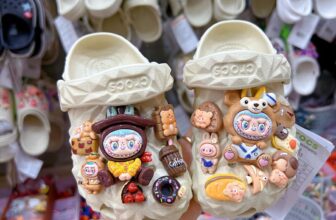 [🆕🇻🇳]  Aiko Kids – Thời Trang Cho Bé – Cửa hàng chuyên dép sục, giày lười và phụ kiện, charm gắn dép 🧑‍🧒❤️️👶⭐️  Xanh xanh, tím tím, hồng hồng
Sao bạn chưa ghé một vòng xem sao.Flexing cá tính của mình bằng màu sắc ưa thích cho cả thế giới này biết quá đơn giản bằ , shares-1✔️ , likes-11❤️️ , date-2024-11-08 06:33:19🇻🇳🇻🇳🇻🇳📰🆕