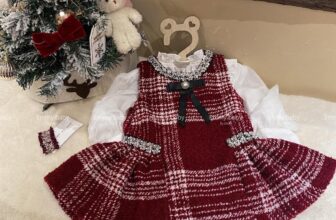 [???] Jun’s House – Chuyên quần áo cho trẻ em  ?‍?❤️️?⭐️  Set váy dạ ziczac đính cươnm tag nơ kèm áo sơ mi mềm mại. Set này thì ko bị dày quá đâu ạ
Sz từ 8-20kg
Hàng có sẵn cho các bé iu
#vaycongchuabegai #vay , shares-0✔️ , likes-0❤️️ , date-2024-11-07 19:16:38????????