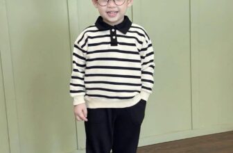 [???] Jun’s House – Chuyên quần áo cho trẻ em  ?‍?❤️️?⭐️  Set thu đông cho bé trai
Chất vải da cá dày dặn mềm mại ấm áp cho các cậu. Hàng về sẵn tại shop
–> Size lớn từ 9-30kg
#dothudongbetrai #setdobetrai #don , shares-0✔️ , likes-1❤️️ , date-2024-11-08 17:58:35????????