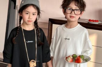 [🆕🇻🇳] Tiệm nhà Min – Shop chuyên quần áo trẻ em hàng QCCC, phong cách Hàn Quốc 😎❤️️⭐️  Áo thun basic cho bé trai bé gái
color: đen, trắng
Size 100-150
————————
Link shopee
Tiktok shop  #qccc #kidsfashion #koreastyles #quanaotreem
, shares-0✔️ , likes-8❤️️ , date-2024-11-08 02:55:39🇻🇳🇻🇳🇻🇳📰🆕