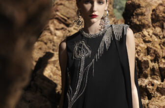 [???] CHANCOS-Đẳng Cấp Thượng Lưu – thương hiệu thời trang thiết kế cao cấp ? Top1Fashion ?  𝐒𝐂𝐀𝐑𝐋𝐄𝐓𝐓 𝐃𝐑𝐄𝐒𝐒 | 𝐄𝐂𝐇𝐎𝐄𝐒 𝐎𝐅 𝐓𝐇𝐄 𝐖𝐈𝐋𝐃Điểm tô khí chất thượng lưu cùng phong thái kiêu sa, Scarlett với thiết kế đầm suông, kết hợp dải khăn dài tạo điểm nh , shares-0✔️ , likes-6❤️️ , date-2024-11-07 16:01:32????????