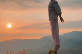 [???] Châu Hiền (Thiên Quang) – ACRO YOGA TEACHER ? Top1Yoga ??‍♀️ Mặt trời kia dù ở đâu
Dù ngày trôi nhanh hay rất lâu
Dù là mình xa cách nhau
Ánh sáng ấy vẫn là như thế #acroyoga
, shares-0✔️ , likes-0❤️️ , date-????????