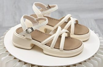 [🆕🇻🇳] MWC Shop – Men Women And Choice 👕 Top1Fashion 👗  [#Mã_sp: E121]
KHOE VỚI NÀNG MẪU SANDAL BÁNH MÌ MỚI SIÊU XINH
Thiết kế bản quai chéo phối khóa kim loại vô cùng hút mắt giúp bạn có thể mix với nhiều tra , shares-0✔️ , likes-34❤️️ , date-2024-11-11 15:19:19🇻🇳🇻🇳🇻🇳📰🆕