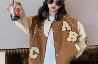 [🆕🇻🇳]  Moana Fashion – Quần áo trẻ em 🧑‍🧒❤️️👶⭐️ Trời lạnh rồi cần ngay áo khoác bomber mẹ ơi   khung size 130-140 cho bé 20-32kg
Sale 250ka thui ạ  Team Moana luôn sẵn sàng tư vấn cho mẹ  Hãy in box c , shares-0✔️ , likes-0❤️️ , date-2024-11-10 17:09:51🇻🇳🇻🇳🇻🇳📰🆕