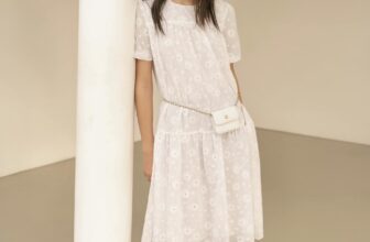 [???] SY STORE – Cửa hàng quần áo ? Top1Fashion ?  Kín đáo và tinh tế là những mỹ từ dành riêng cho các quý cô nhà SY. Đem đến sự biến tấu đậm chất trang nhã và sành điệu.
Là một diện mạo chỉn chu và tha , shares-1✔️ , likes-4❤️️ , date-2024-11-08 17:59:26????????