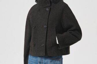 [🆕🇻🇳] The Cyan Pearl VNXK 👕 Top1Fashion 👗  Khoác dạ nhà 8 giây xuất Hàn, 2 hàng khuy trẻ trung, dạ xương cá phối cùng jean hay len, nỉ đều đẹp lắm ạ, sz XS S M, bảng sz ảnh cuối
Link sp dưới cmt
, shares-0✔️ , likes-7❤️️ , date-2024-11-10 18:02:17🇻🇳🇻🇳🇻🇳📰🆕