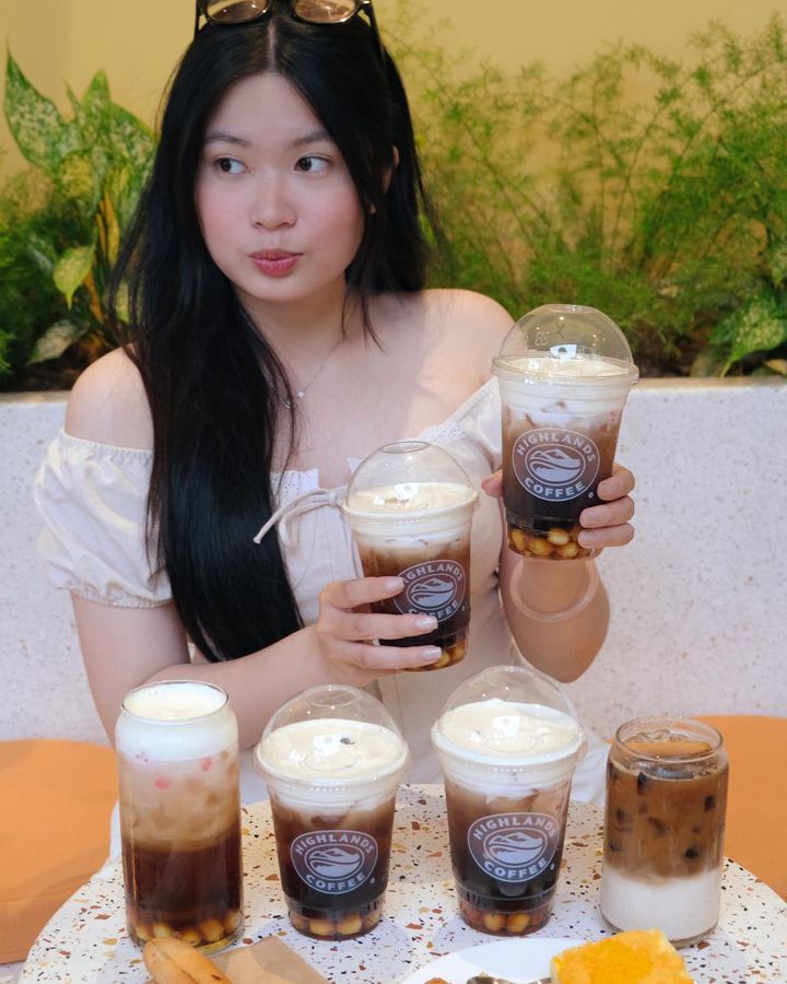 [☕️🇻🇳] Highlands Coffee – THƯƠNG HIỆU BẮT NGUỒN TỪ CÀ PHÊ VIỆT NAM ☕️ Top1Coffee 🥤 – 11.11 mừng ngày Quốc Tế “mình ên”, mình elm mukbang hết bàn buffet Trà Sen Vàng  …