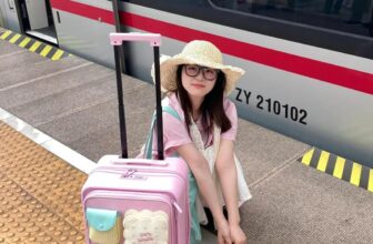 [???]  Tiệm Mẹ Cải chuyên săn sales, order thời trang thiết kế nội địa Hàn, thực phẩm & đồ dùng cho mọi nhà ?‍?❤️️?⭐️ Vali #Madeinkorea cute như này đi hiu-linh mới bõ nhé các bác
, shares-0✔️ , likes-1❤️️ , date-2024-11-11 03:30:06????????